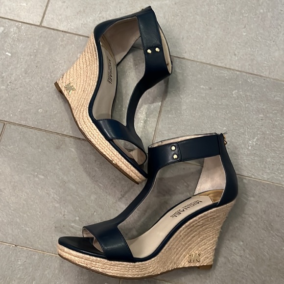 Michael Kors Navy espadrille Wedge sandals, size 6 - Picture 2 of 4